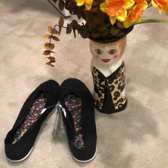 Lacy cotton skimmers size 8 new with tags - Picture 2 of 6